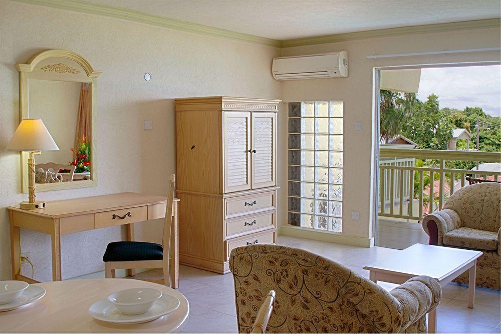 Golden Sands Hotel Крайст-Черч Экстерьер фото